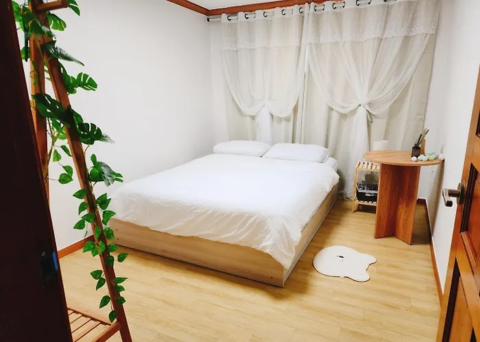 Comfort House 2 Bed Hwagok Station 4minutes Gimpo Airport 10 Minutes
